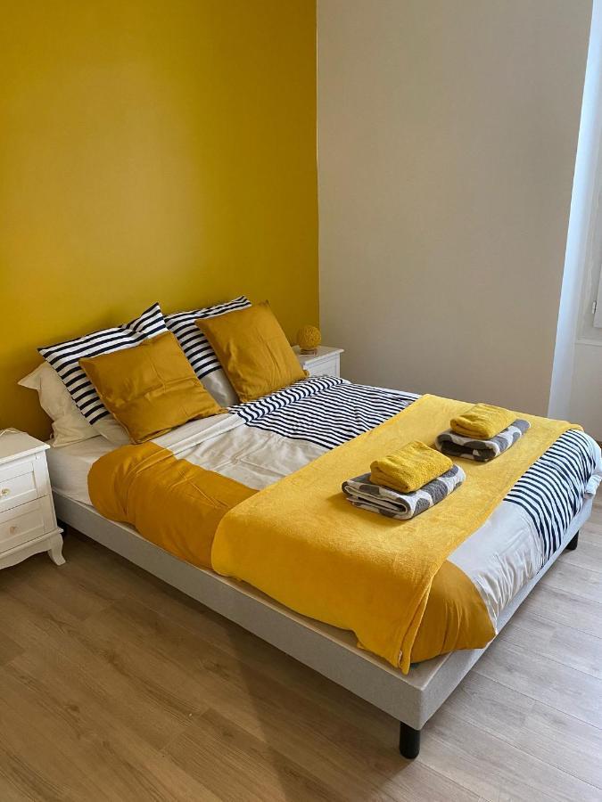 Grand F4 De 71M2 Pour 6 Personnes En Plein Centre Ville Arpajon Luaran gambar
