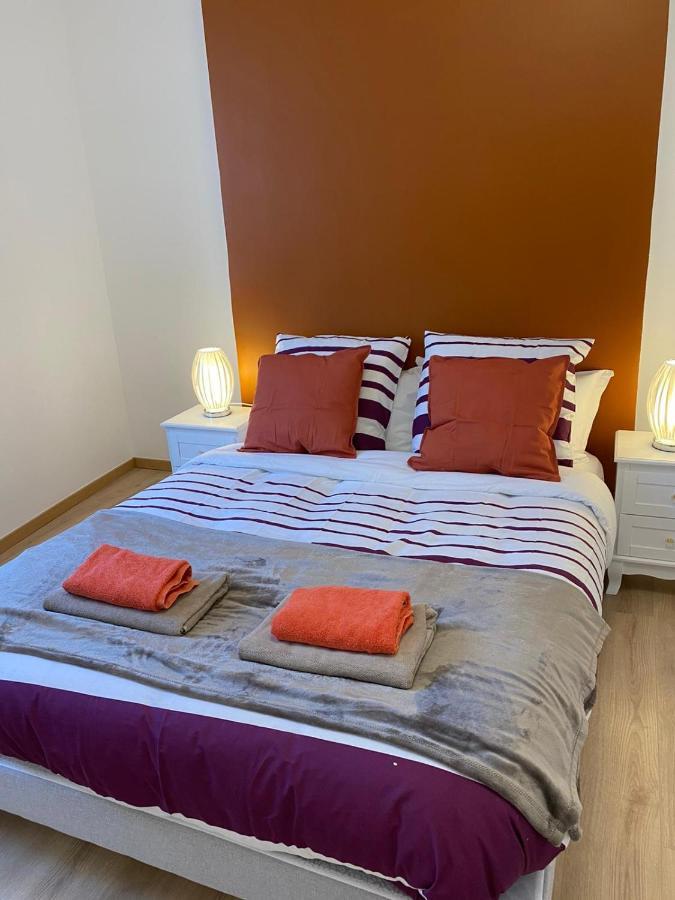 Grand F4 De 71M2 Pour 6 Personnes En Plein Centre Ville Arpajon Luaran gambar