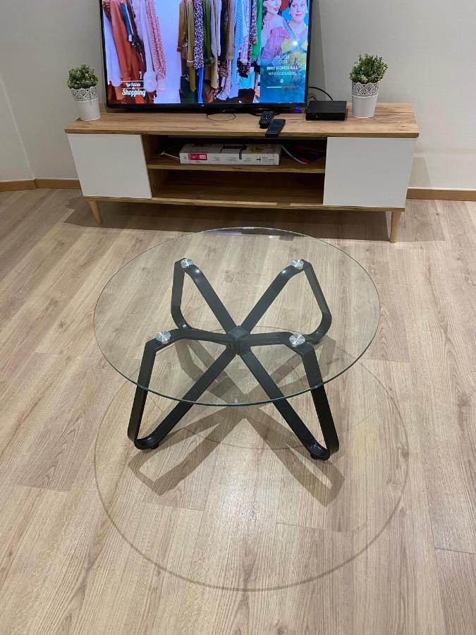 Grand F4 De 71M2 Pour 6 Personnes En Plein Centre Ville Arpajon Luaran gambar