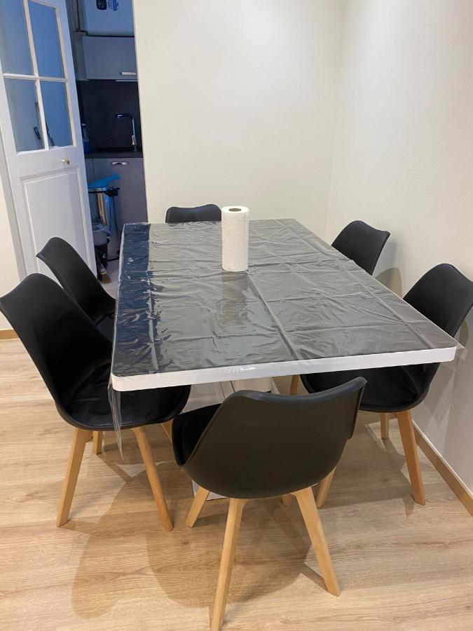Grand F4 De 71M2 Pour 6 Personnes En Plein Centre Ville Arpajon Luaran gambar
