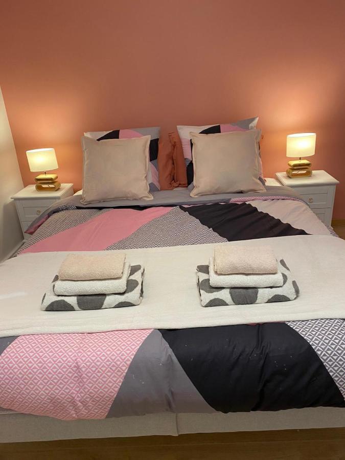 Grand F4 De 71M2 Pour 6 Personnes En Plein Centre Ville Arpajon Luaran gambar
