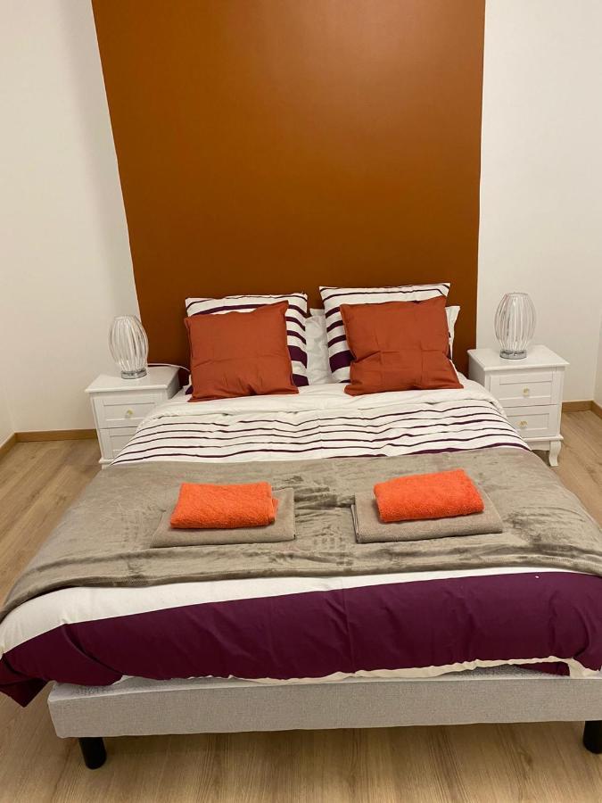 Grand F4 De 71M2 Pour 6 Personnes En Plein Centre Ville Arpajon Luaran gambar