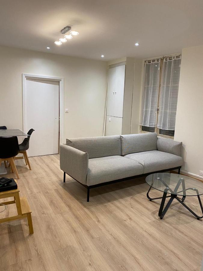 Grand F4 De 71M2 Pour 6 Personnes En Plein Centre Ville Arpajon Luaran gambar