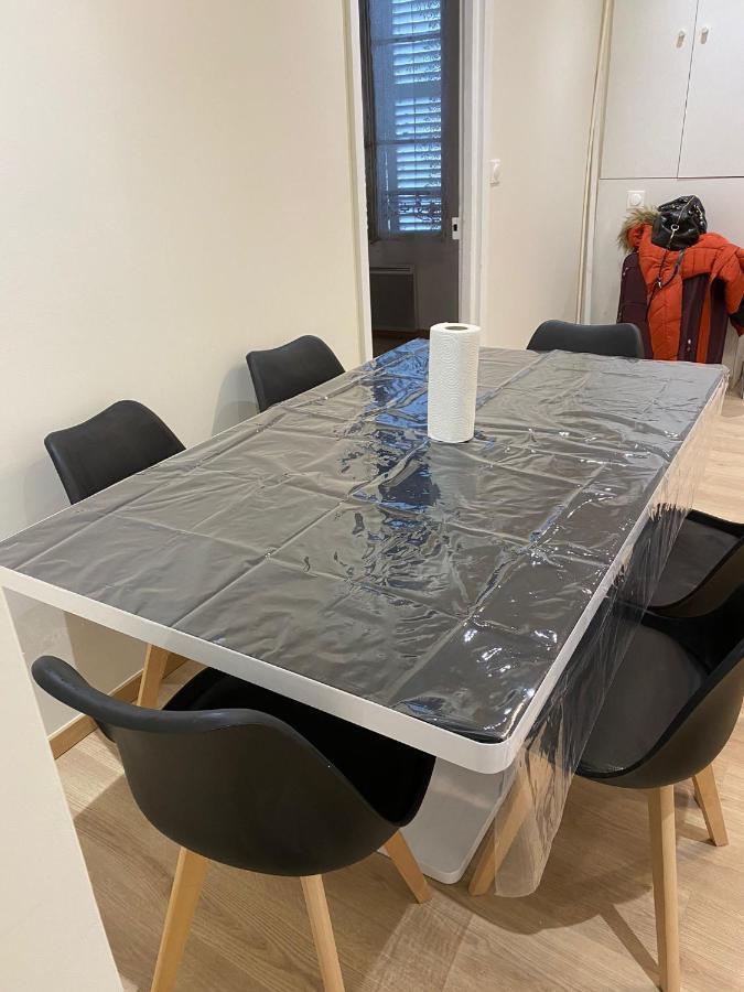 Grand F4 De 71M2 Pour 6 Personnes En Plein Centre Ville Arpajon Luaran gambar
