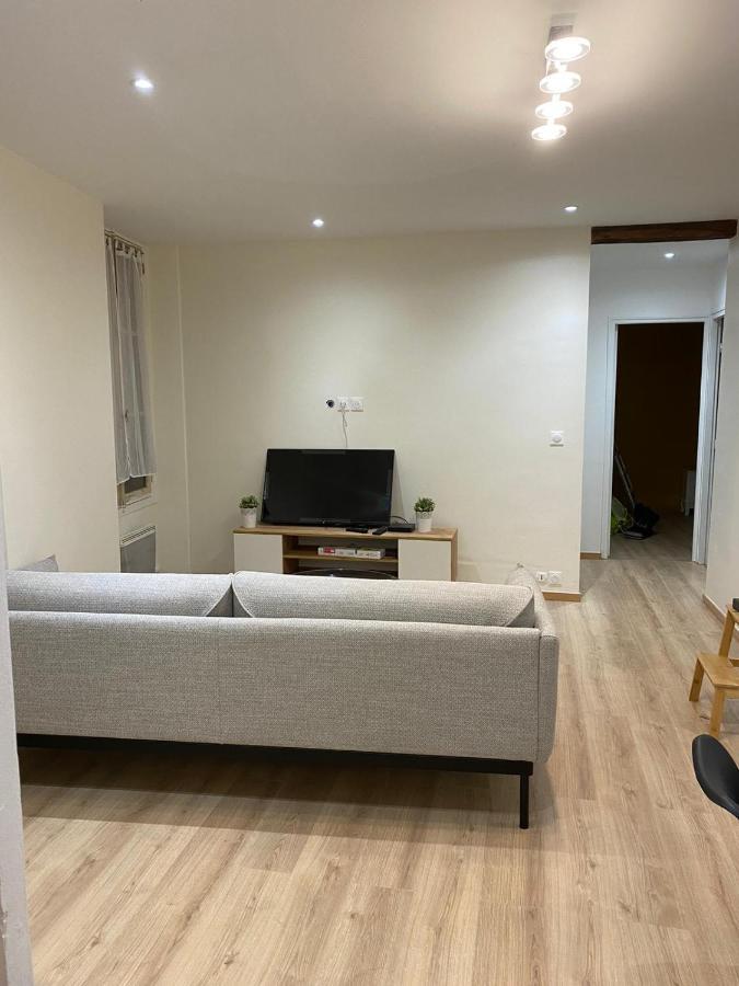Grand F4 De 71M2 Pour 6 Personnes En Plein Centre Ville Arpajon Luaran gambar