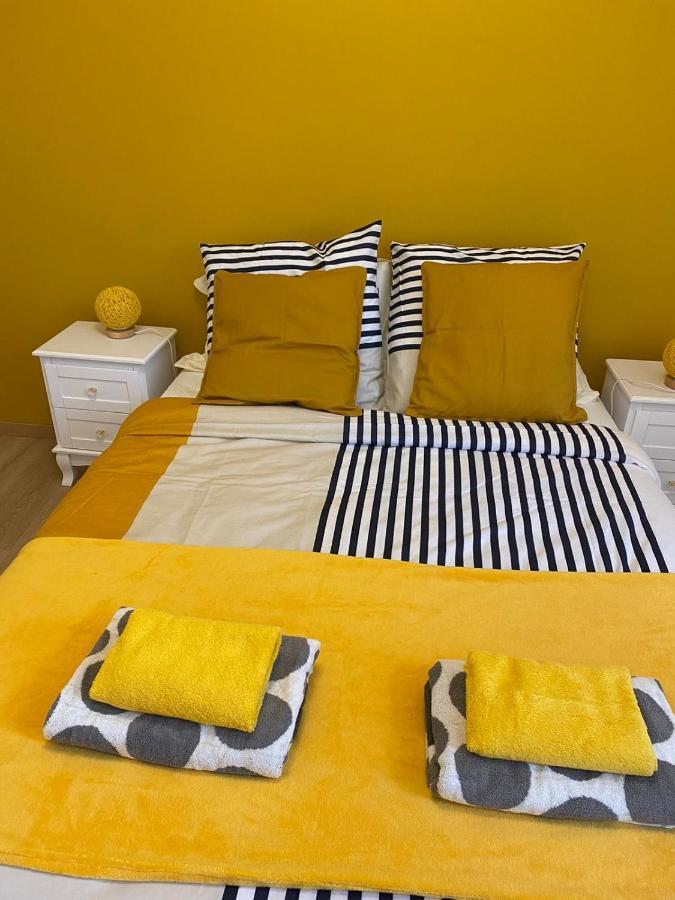 Grand F4 De 71M2 Pour 6 Personnes En Plein Centre Ville Arpajon Luaran gambar