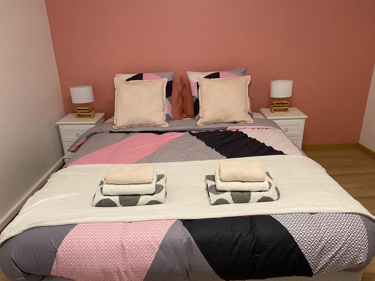 Grand F4 De 71M2 Pour 6 Personnes En Plein Centre Ville Arpajon Luaran gambar